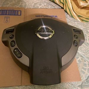 2007-2012 Nissan  Sentra driver’s side steering wheel airbag